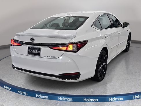Used 2023 Lexus ES 250 w/ Protection Package (P2) AWD/4WD image 6