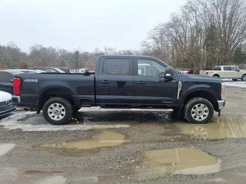 Used 2024 Ford F250 XLT image 2