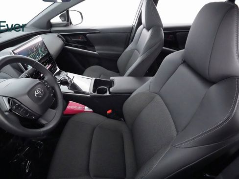 Used 2024 Toyota bZ4X XLE w/ Weather Package image 7