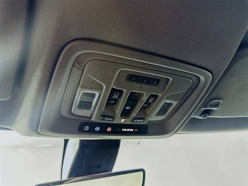 Used 2020 Chevrolet Silverado 1500 LTZ w/ LTZ Premium Package image 33