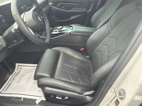Used 2024 BMW 530i w/ Convenience Package RWD image 5