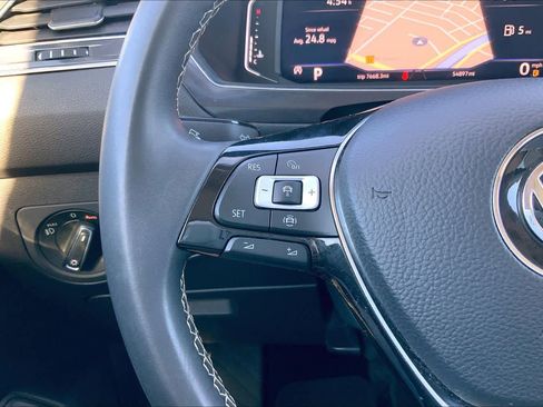 Used 2021 Volkswagen Tiguan SEL w/ 3-Row Tiguan MDO Package image 23