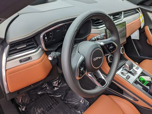 New 2026 Jaguar F-PACE R-Dynamic S image 10