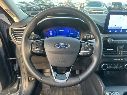 Used 2022 Ford Escape Titanium w/ Class II Trailer Tow Package image 11