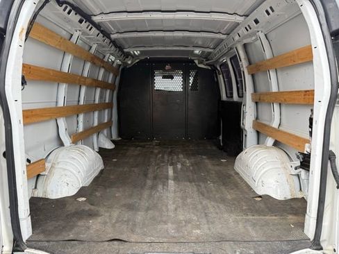 Used 2021 GMC Savana 2500 w/ Driver Convenience Package RWD image 10