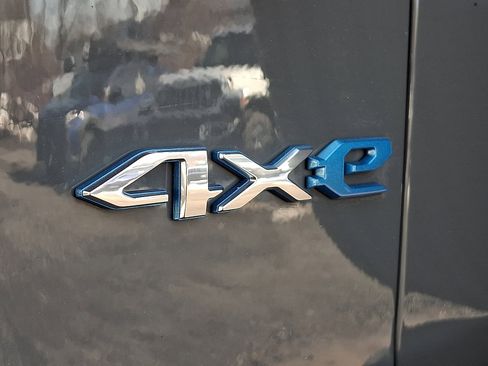 Used 2022 Jeep Wrangler Unlimited Sahara w/ Cold Weather Group image 31