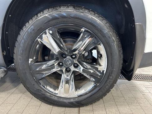 Used 2018 Toyota Highlander Limited Platinum image 30