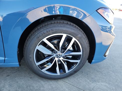 New 2026 Volkswagen Jetta SE image 9