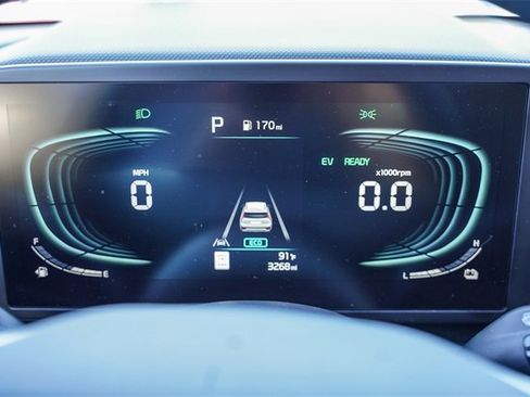 Certified 2025 Kia Niro LX image 25