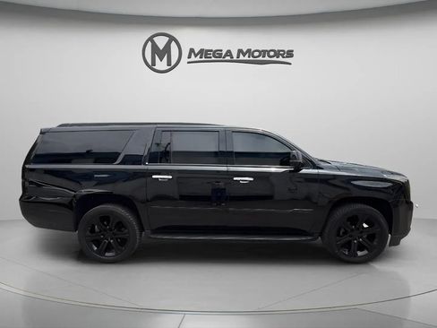 Used 2018 Cadillac Escalade ESV Luxury RWD image 9