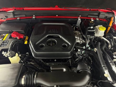 Used 2023 Jeep Wrangler Unlimited Sahara AWD/4WD image 35