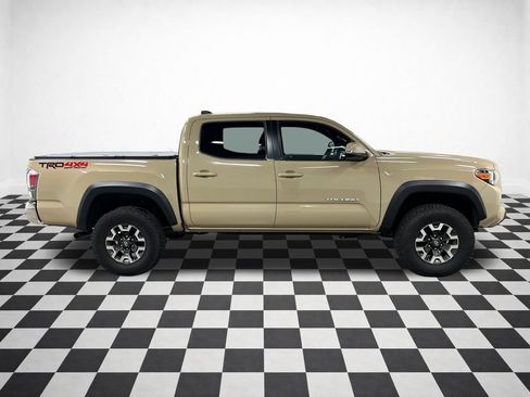 Used 2020 Toyota Tacoma TRD Off-Road AWD/4WD image 2