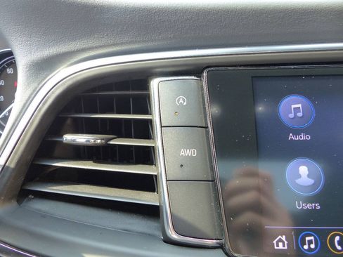 Used 2023 Buick Enclave Essence w/ Experience Buick Package AWD/4WD image 32