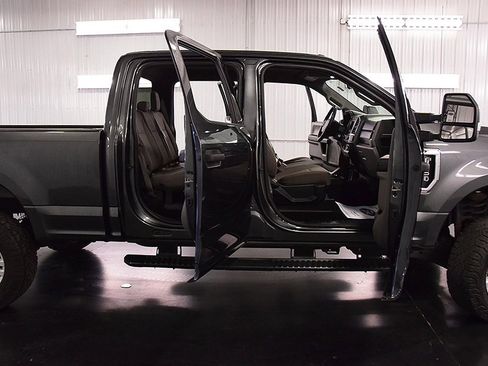 Used 2019 Ford F250 XLT image 33