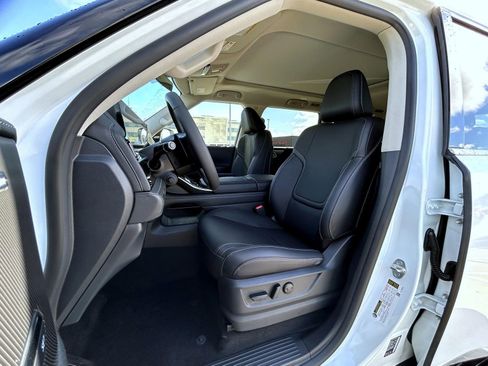 New 2026 INFINITI QX80 Pure w/ Cargo Package AWD/4WD image 10