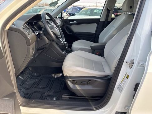Used 2019 Volkswagen Tiguan SE image 9