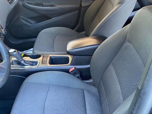 Used 2017 Chevrolet Cruze LT w/ Convenience Package image 12