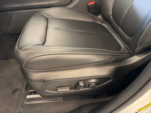 New 2025 Jeep Grand Cherokee Limited image 9