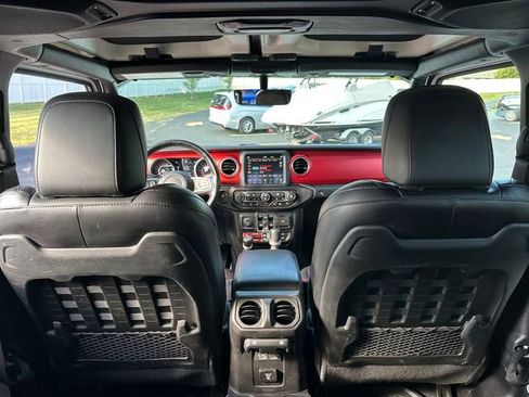 Used 2021 Jeep Gladiator Rubicon image 10