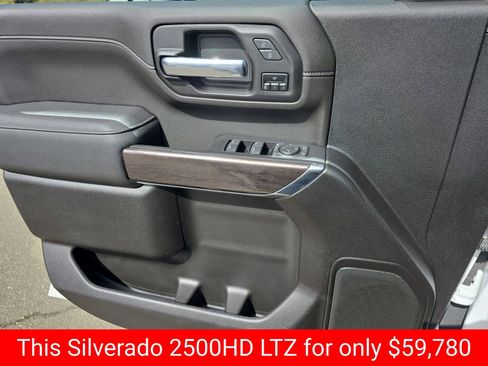 Used 2022 Chevrolet Silverado 2500 LTZ w/ LTZ Convenience Package image 34