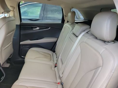 Certified 2022 Lincoln Nautilus Reserve FWD image 11