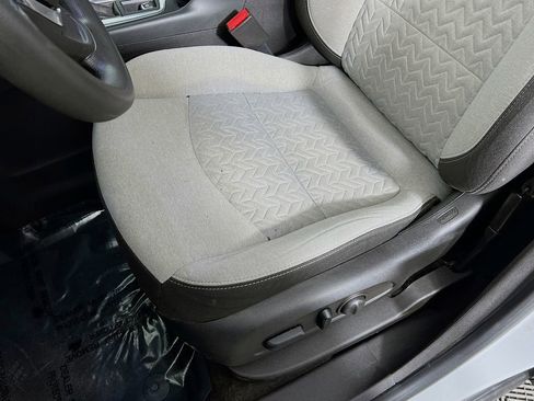 Used 2022 Chevrolet Equinox LS w/ LS Convenience Package image 19