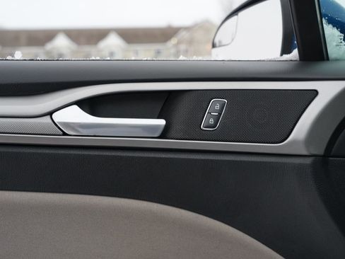 Used 2018 Ford Fusion S image 17