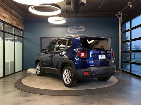 Used 2018 Jeep Renegade Latitude AWD/4WD image 5