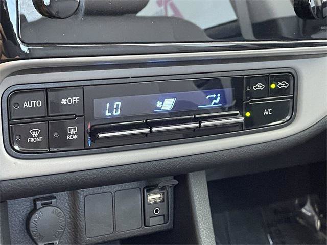 Certified 2018 Toyota Corolla LE w/ Carpet Mat Package (TMS) FWD image 18