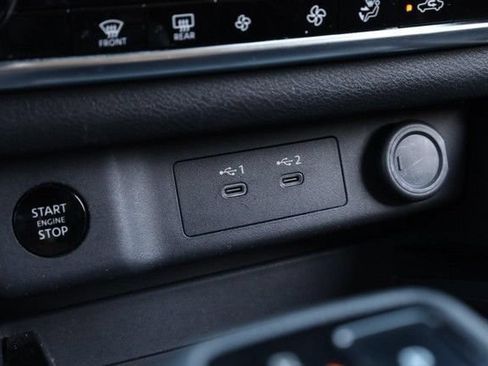Certified 2025 Nissan Rogue SV FWD image 14