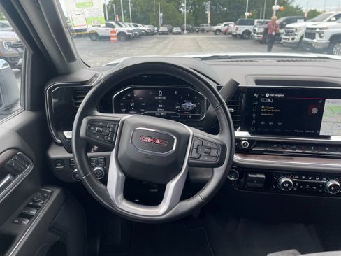 Used 2025 GMC Sierra 1500 SLT AWD/4WD image 16