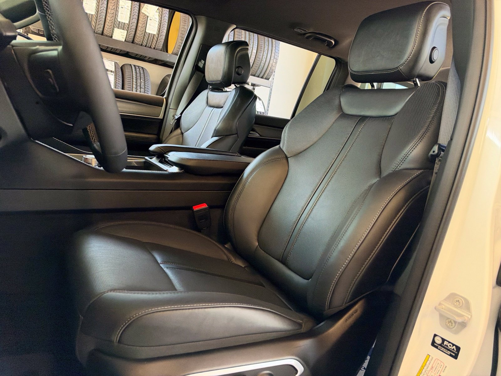 Used 2026 Jeep Grand Wagoneer L Limited w/ 8-Passenger Seating Package AWD/4WD image 31