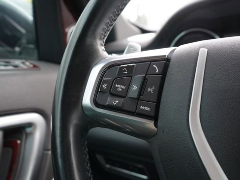 Used 2017 Land Rover Discovery Sport HSE Luxury image 25