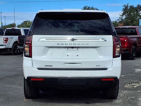 Used 2023 Chevrolet Suburban LT image 6