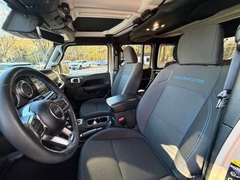 Used 2022 Jeep Wrangler Rubicon w/ Cold Weather Group image 14