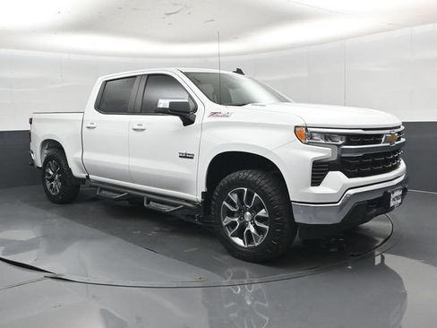 Used 2023 Chevrolet Silverado 1500 LT w/ Z71 Off-Road Package AWD/4WD image 34