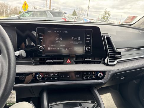 Used 2023 Kia Sportage LX image 21