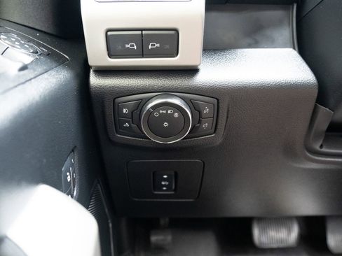 Used 2016 Ford F150 Lariat w/ Equipment Group 502A Luxury AWD/4WD image 11