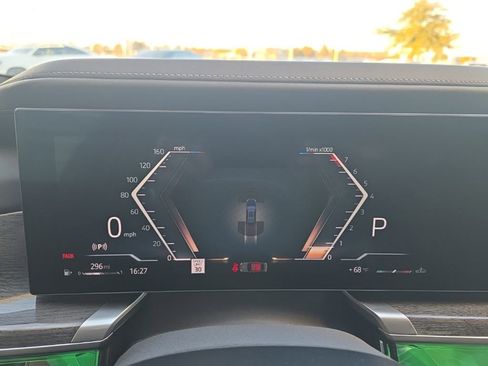 Used 2025 BMW 740i image 14