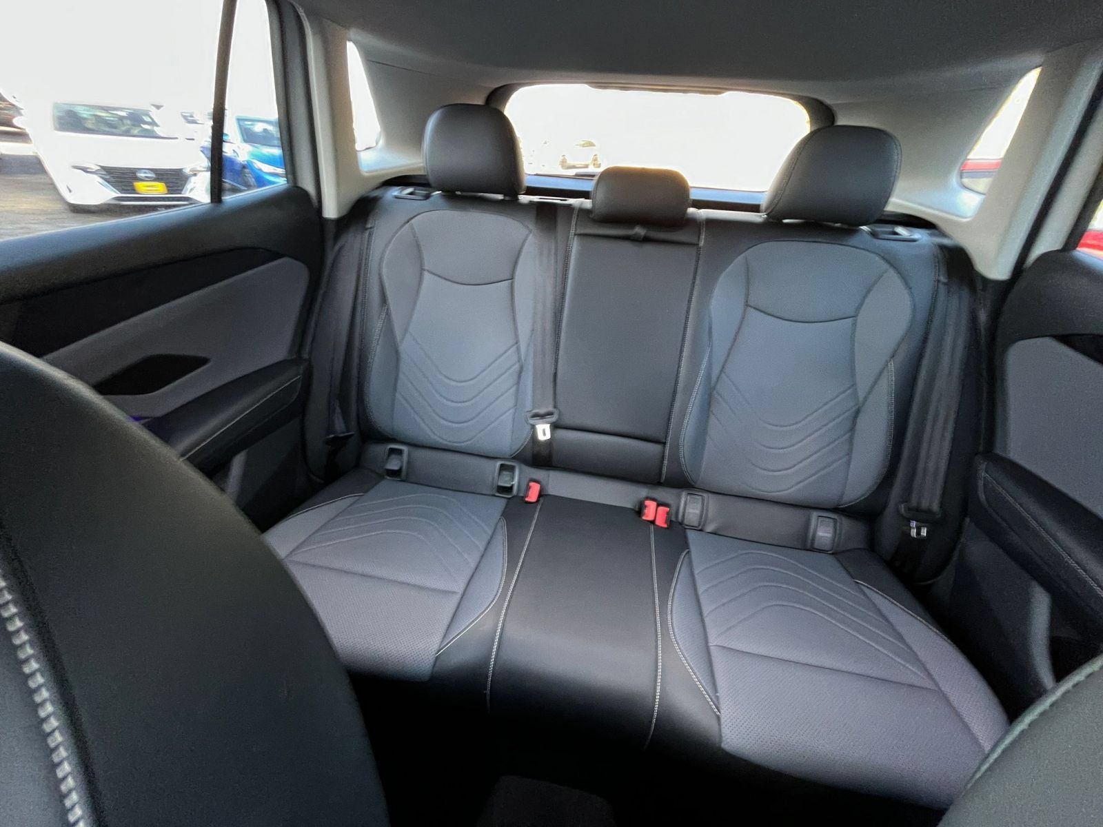 Used 2026 Volkswagen Tiguan SE AWD/4WD image 39