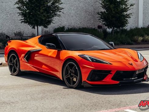Used 2020 Chevrolet Corvette Stingray Coupe w/ 1LT RWD image 5