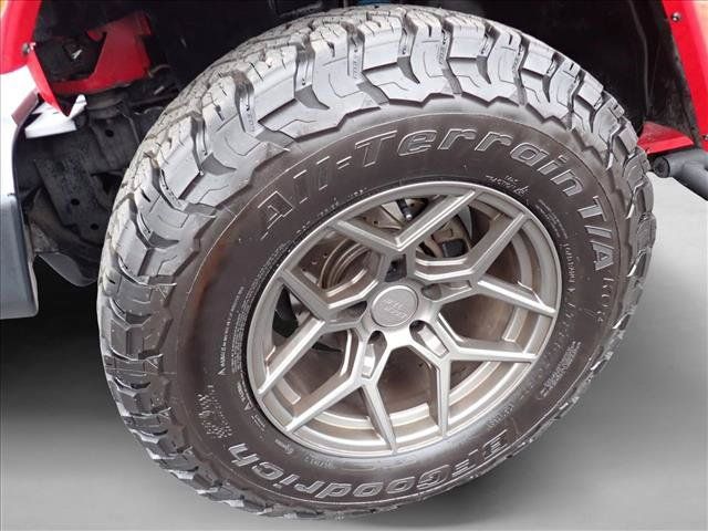 Used 2013 Jeep Wrangler Unlimited Sahara w/ Connectivity Group AWD/4WD image 7
