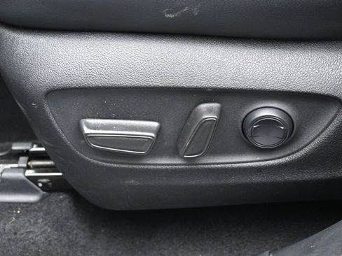 Certified 2021 Toyota Highlander XLE image 10