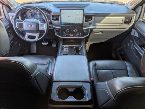 Used 2022 Ford Expedition XLT image 11