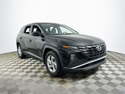 Used 2024 Hyundai Tucson SE FWD image 1