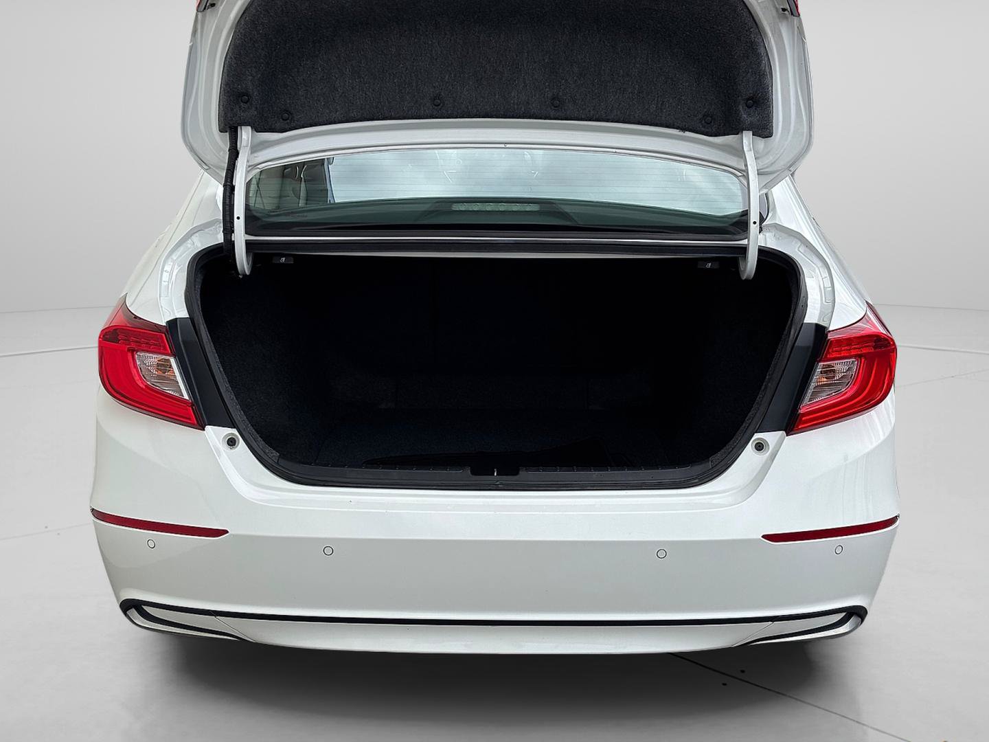 Certified 2019 Honda Accord Touring image 5