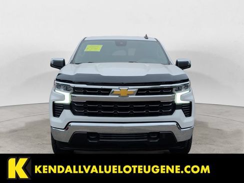Used 2022 Chevrolet Silverado 1500 LT AWD/4WD image 2