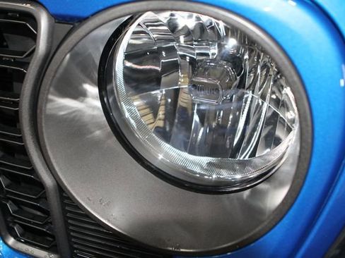 Used 2024 Jeep Wrangler Sport AWD/4WD image 7