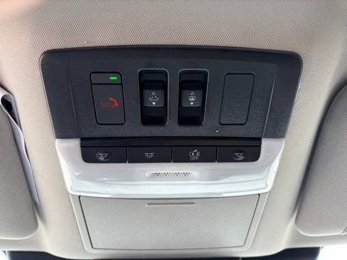 Used 2025 Nissan Pathfinder Platinum w/ Cargo Package image 21