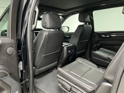 Used 2022 GMC Yukon XL Denali w/ Advanced Technology Package AWD/4WD image 42